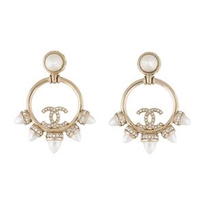 NWT RARE Authentic Chanel White Pearl Spike Gold Strass CC Logo Dangle Earrings